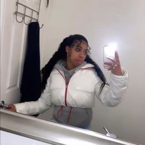 Meet your Posher, Mya